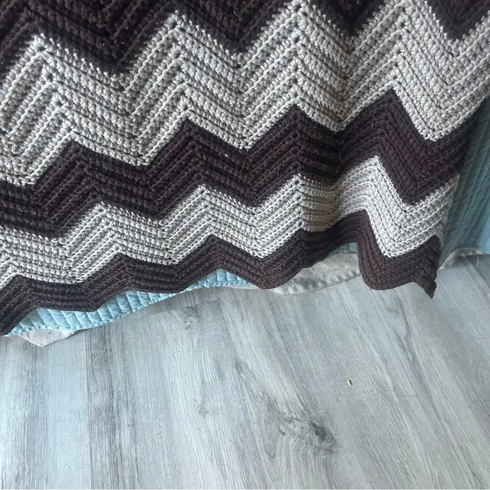 vintage 70s Brown and Cream Beige Chevron Afghan Blanket Throw Grandma